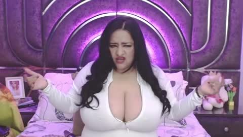  Bella Taylore  online show from September 24, 2025, 11:52 pm