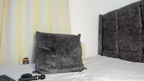 Bella sweetpea online show from November 22, 2025, 9:14 pm