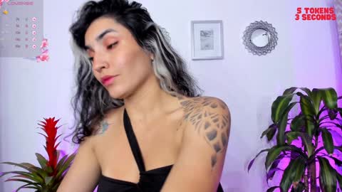 Bella online show from January 8, 2025, 2:25 am