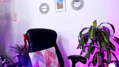 Bella online show from February 5, 2025, 2:08 am