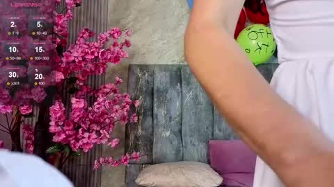 Bella online show from November 26, 2025, 8:26 am