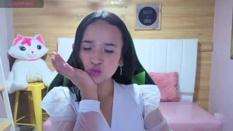 Bella online show from April 20, 2026, 12:30 pm