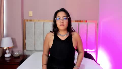 Snapshot of bellaasttone chatting on January 15, 2026, 6:55 pm Bella Stone online show from January 15, 2026, 6:55 pm