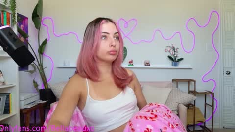 Snapshot of bellabeauu chatting on March 26, 2026, 5:51 pm bella beau online show from March 26, 2026, 5:51 pm