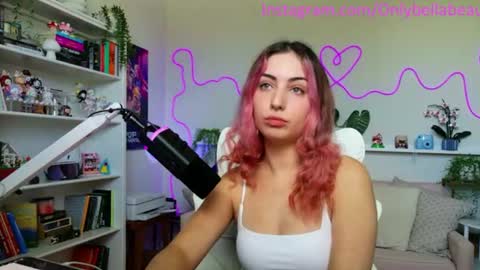 Snapshot of bellabeauu chatting on July 1, 2026, 6:18 pm bella beau online show from July 1, 2026, 6:18 pm