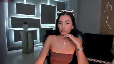  Bella C  online show from October 14, 2025, 11:44 am