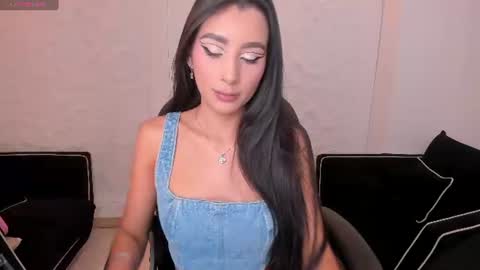 Snapshot of bellacarteer_ chatting on June 21, 2026, 11:51 pm Bella C online show from June 21, 2026, 11:51 pm