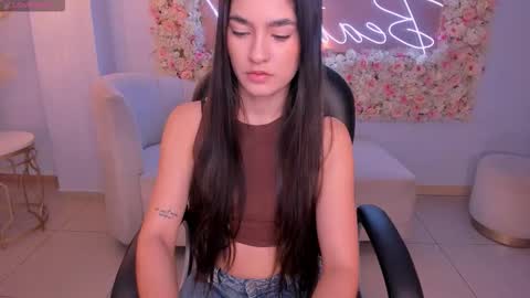 Snapshot of bellaclark1 chatting on September 15, 2025, 7:36 pm Bella online show from September 15, 2025, 7:36 pm