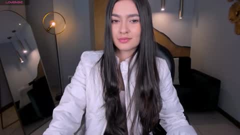 Snapshot of bellaclark1 chatting on October 8, 2025, 3:48 am Bella online show from October 8, 2025, 3:48 am