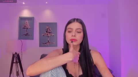Bella online show from July 7, 2026, 4:48 am