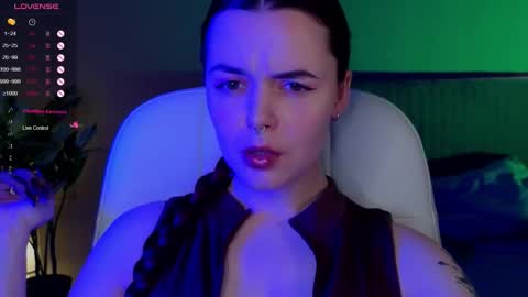Snapshot of belladevile_ chatting on October 5, 2025, 7:28 am belladevile_ online show from October 5, 2025, 7:28 am
