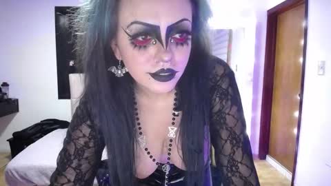 Snapshot of belladona_trix chatting on October 31, 2025, 7:04 pm belladona_trix online show from October 31, 2025, 7:04 pm