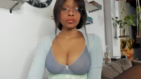 Snapshot of bellahproudly chatting on May 27, 2026, 12:07 am Bellah online show from May 27, 2026, 12:07 am
