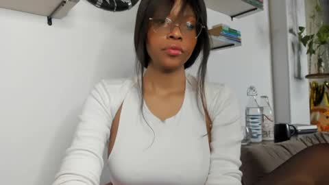 Snapshot of bellahproudly chatting on May 31, 2026, 11:17 pm Bellah online show from May 31, 2026, 11:17 pm