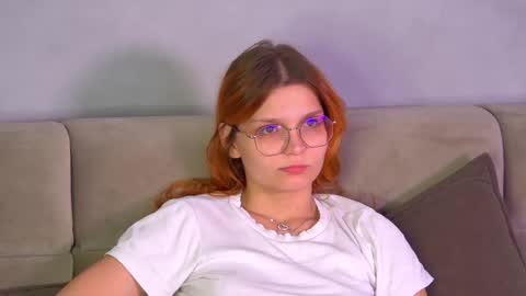 BellaMarebelle online show from September 27, 2025, 4:34 pm