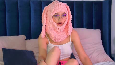 BellaMarebelle online show from January 18, 2026, 4:05 am