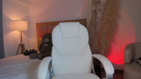 Bella Mia online show from January 4, 2025, 9:43 am