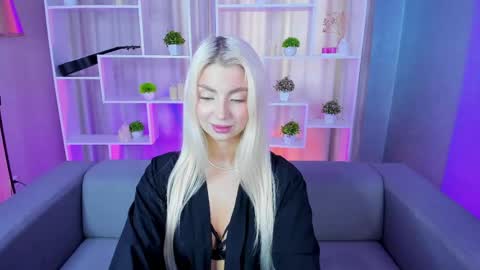 Snapshot of bellamur_ chatting on May 9, 2026, 12:32 pm Bella online show from May 9, 2026, 12:32 pm
