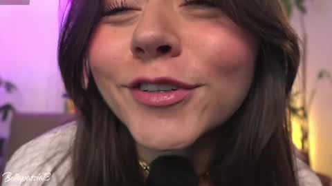 Snapshot of bellapazzia13 chatting on June 12, 2026, 5:23 pm online show from June 12, 2026, 5:23 pm