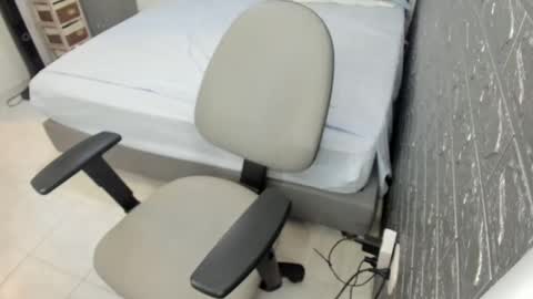 Bella  Angelycal online show from December 18, 2024, 4:39 pm