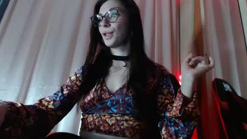 Snapshot of bellaqueen0701 chatting on February 23, 2025, 10:09 pm bellaqueen0701 online show from February 23, 2025, 10:09 pm