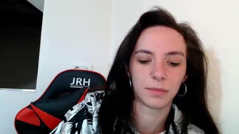 Snapshot of bellaqueen0701 chatting on March 5, 2025, 5:07 am bellaqueen0701 online show from March 5, 2025, 5:07 am