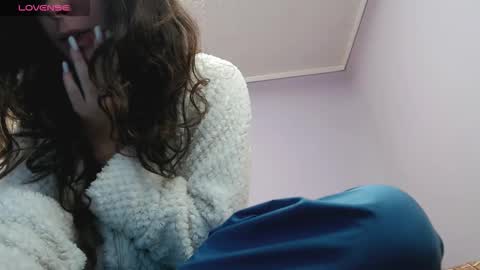 Snapshot of bellaqueen0701 chatting on September 22, 2025, 4:03 am bellaqueen0701 online show from September 22, 2025, 4:03 am