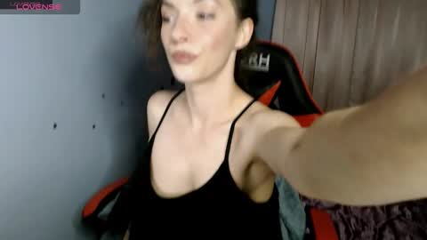 Snapshot of bellaqueen0701 chatting on December 14, 2025, 9:19 pm bellaqueen0701 online show from December 14, 2025, 9:19 pm