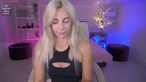 Snapshot of bellarayyy chatting on June 3, 2026, 12:52 pm Bella online show from June 3, 2026, 12:52 pm