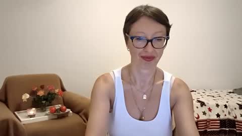 Snapshot of bellarose_2020 chatting on July 18, 2026, 7:17 pm Emma online show from July 18, 2026, 7:17 pm