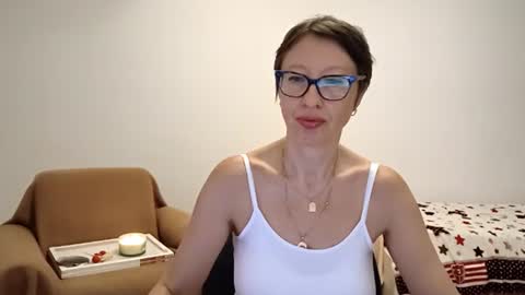 Snapshot of bellarose_2020 chatting on July 22, 2026, 7:27 pm Emma online show from July 22, 2026, 7:27 pm