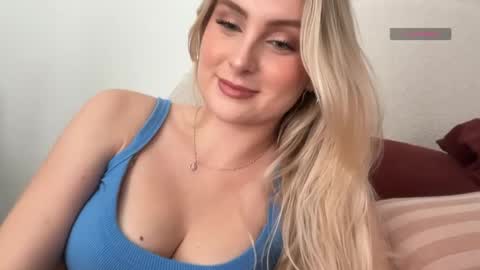 Isabella Ryder online show from April 10, 2026, 8:57 pm