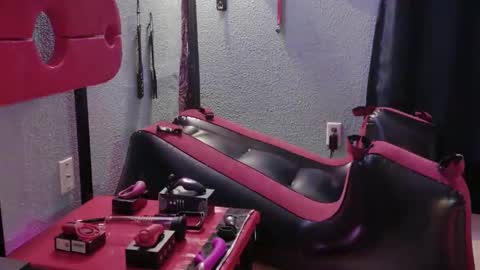 Bellaskeykeeper online show from February 22, 2026, 8:24 am