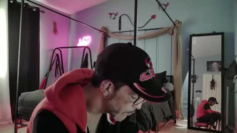 Bellaskeykeeper online show from April 12, 2026, 8:47 pm