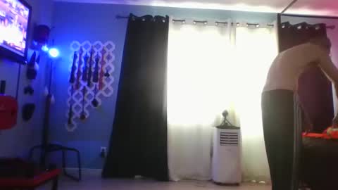 Bellaskeykeeper online show from April 22, 2026, 6:53 pm