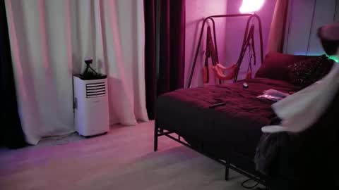 Bellaskeykeeper online show from April 23, 2026, 6:58 am