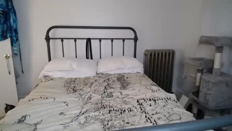 BellaStrange69 online show from October 8, 2025, 2:42 am