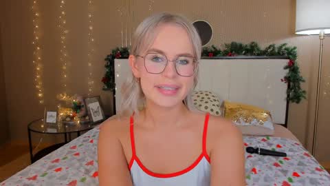 Bella online show from December 28, 2024, 6:49 am