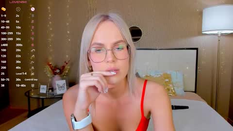 Bella online show from March 8, 2026, 2:04 am