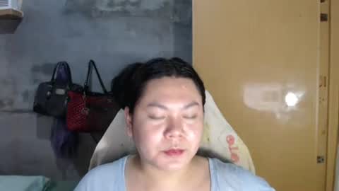 QUEEN BELLA online show from November 24, 2025, 8:14 am