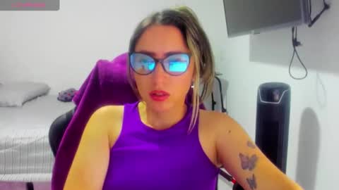 Bella T. online show from April 12, 2026, 2:27 am