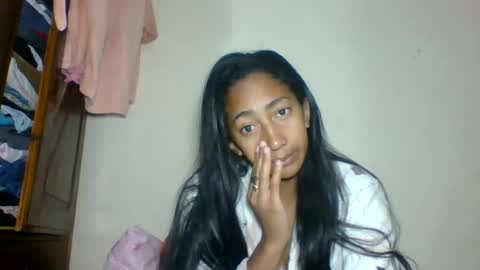 Snapshot of belle_annah chatting on July 1, 2026, 3:52 am belle_annah online show from July 1, 2026, 3:52 am