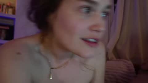 BELLE   online show from September 26, 2025, 3:27 pm