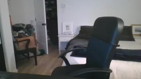 bellequeue19758 online show from October 25, 2025, 11:07 am