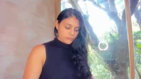 bellezacosmica online show from April 13, 2026, 9:09 pm