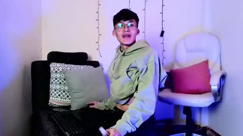 Neon online show from November 3, 2025, 11:33 am