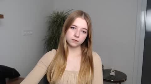 bellochka_ online show from December 2, 2025, 1:28 pm