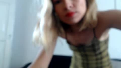 Snapshot of bells_beast chatting on May 12, 2026, 12:35 pm sophie online show from May 12, 2026, 12:35 pm
