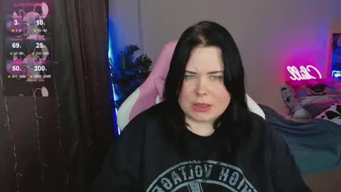 LinaBoo online show from November 26, 2025, 4:57 am