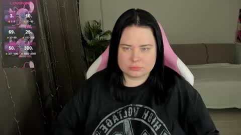 LinaBoo online show from December 4, 2025, 5:39 am